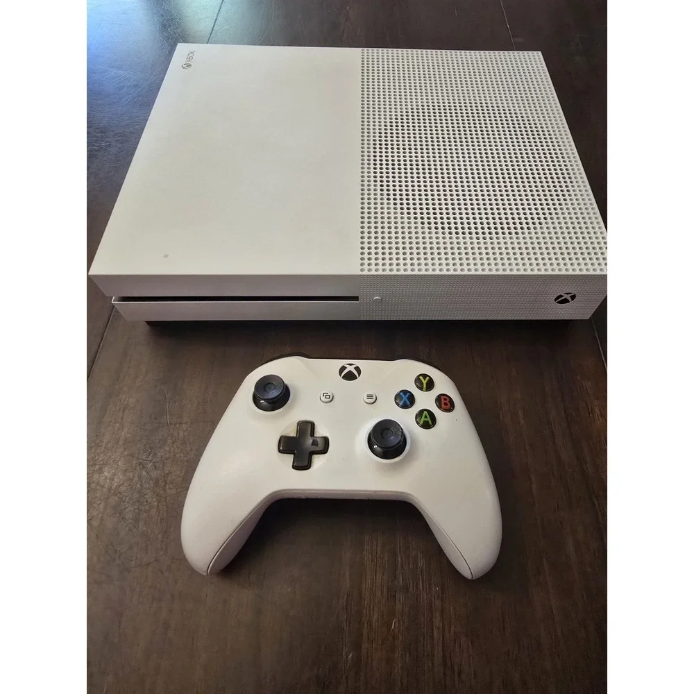 Microsoft‎ Xbox One S 1TB Console Bundle w/ Wireless Controller And 1 Game
